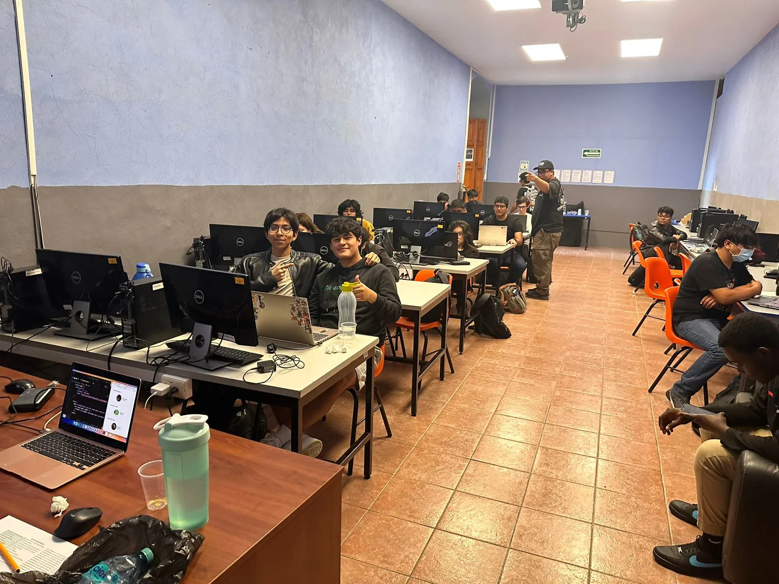 Taller de React y Tailwind